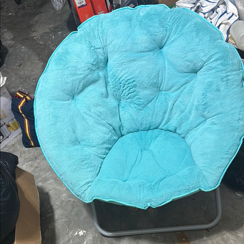 Cozy Turquoise Papasan Chair